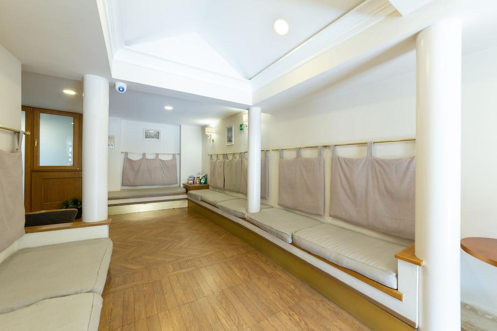 Hotel Leopardi Napoli Bagian luar foto
