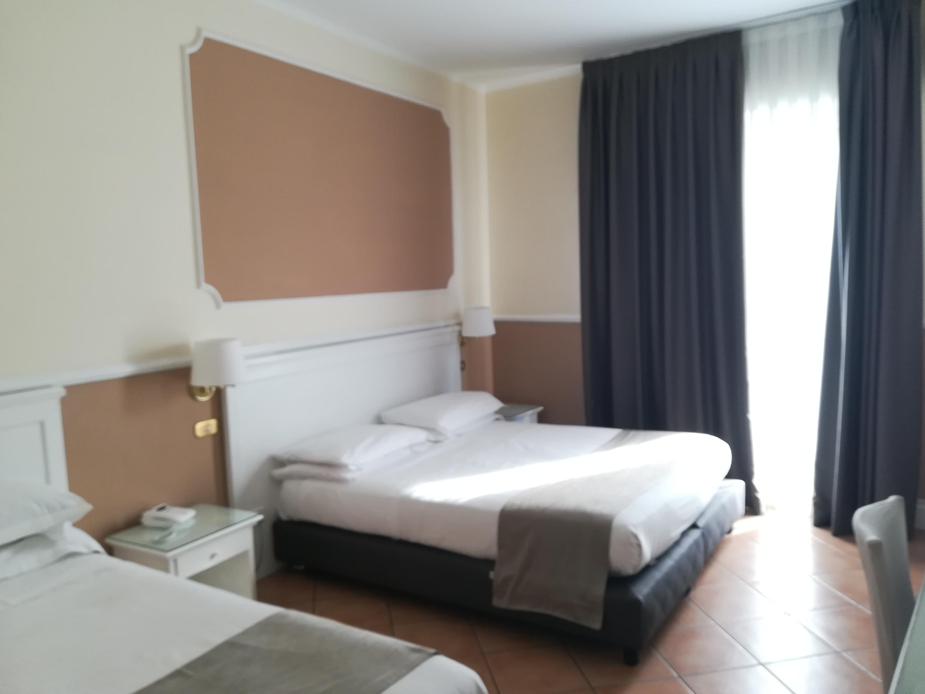 Hotel Leopardi Napoli Bagian luar foto