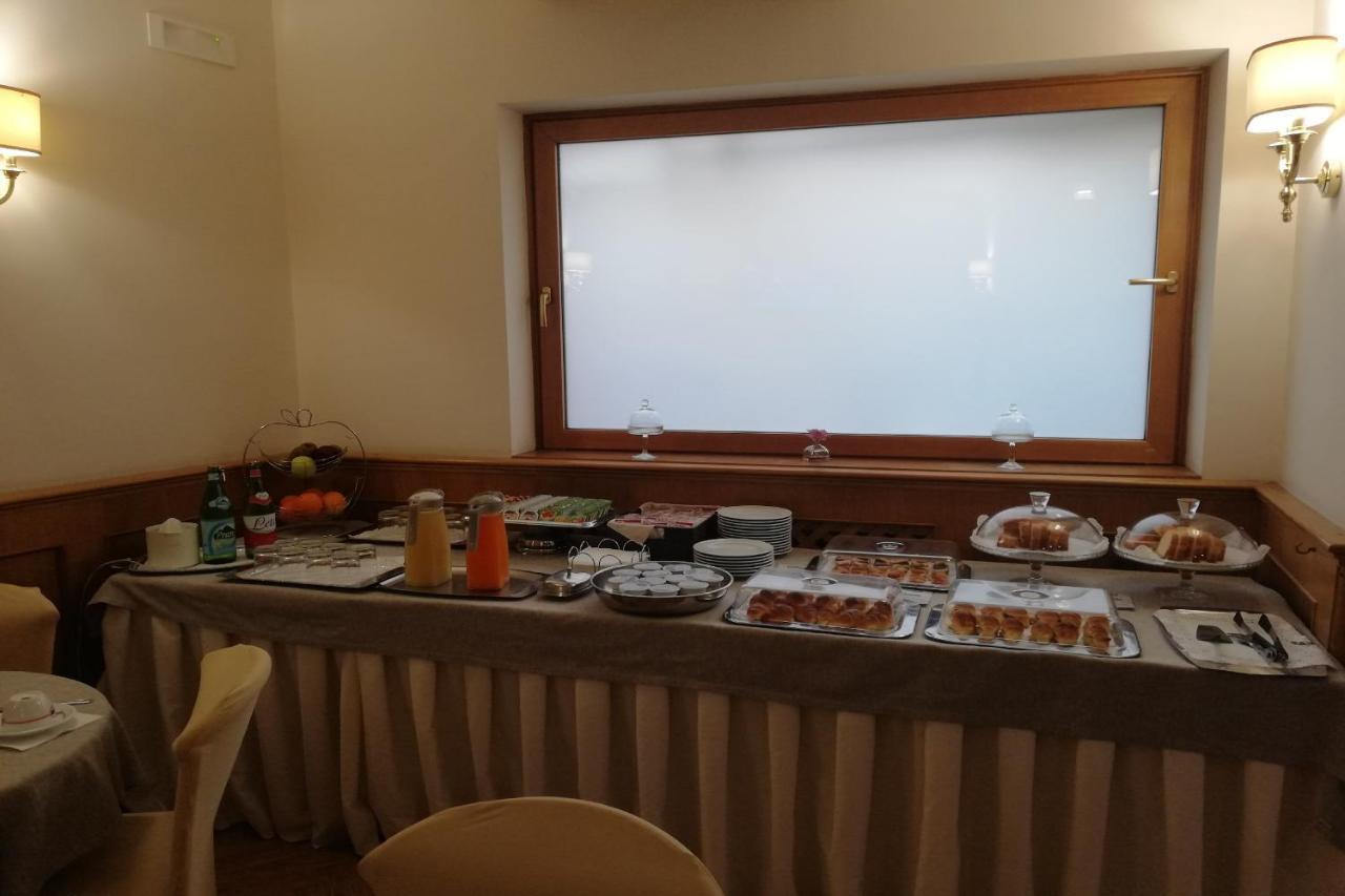 Hotel Leopardi Napoli Bagian luar foto
