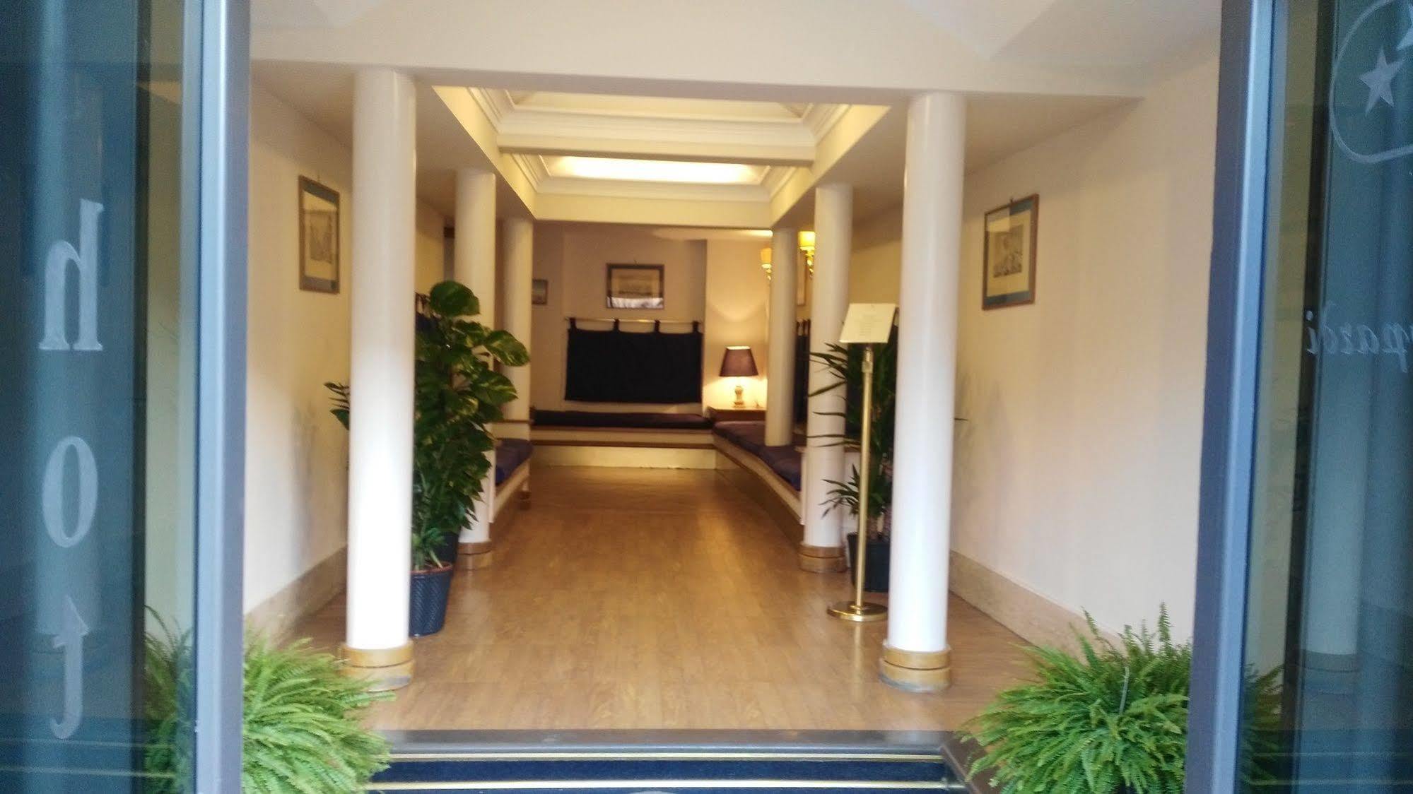 Hotel Leopardi Napoli Bagian luar foto
